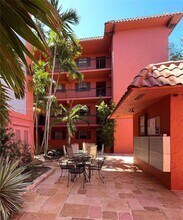 Building Photo - 660 Tennis Club Dr