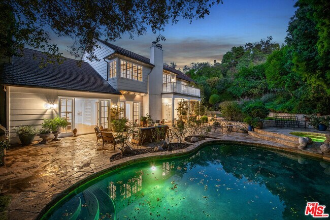 Foto del edificio - 15310 Kingswood Ln