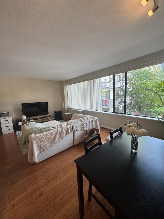 Foto del edificio - 4501 Arlington Blvd