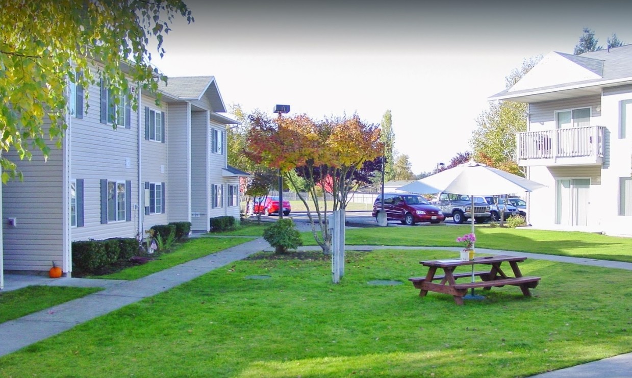Primary Photo - Prairie Run Apartments