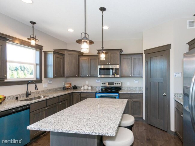Building Photo - 4 br, 3 bath House - 1360 Maple Ridge Ct