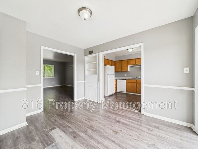Building Photo - 8038 Campbell St