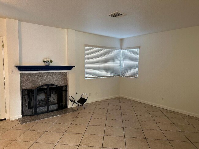 Foto del edificio - 38639 Easton St