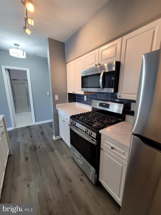 12913 Alton Square Unit 403, Herndon, VA 20170 Room for Rent in Herndon, VA