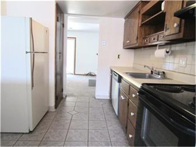 Building Photo - 3211 Crystal Ct