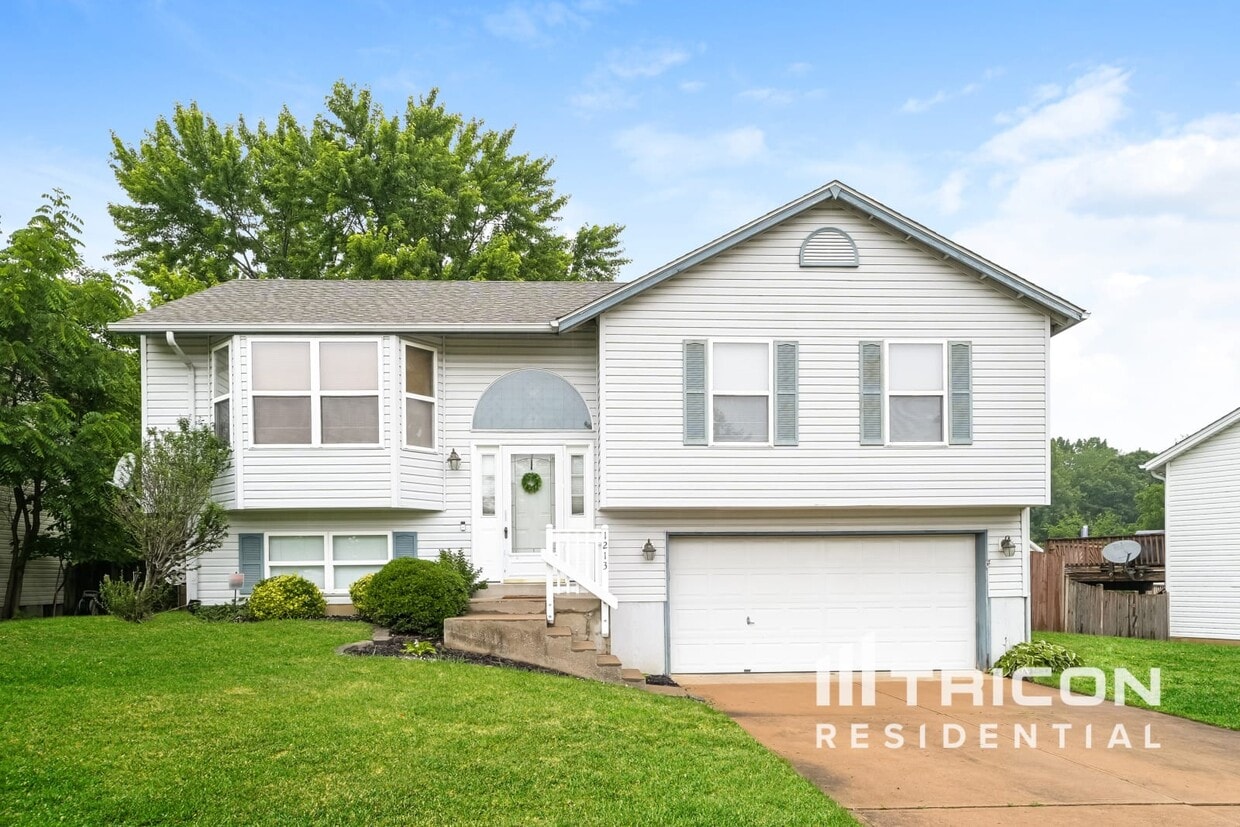 Primary Photo - 1213 Harvest Ridge Dr