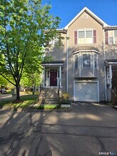 Building Photo - 157 Leeder Hill Dr