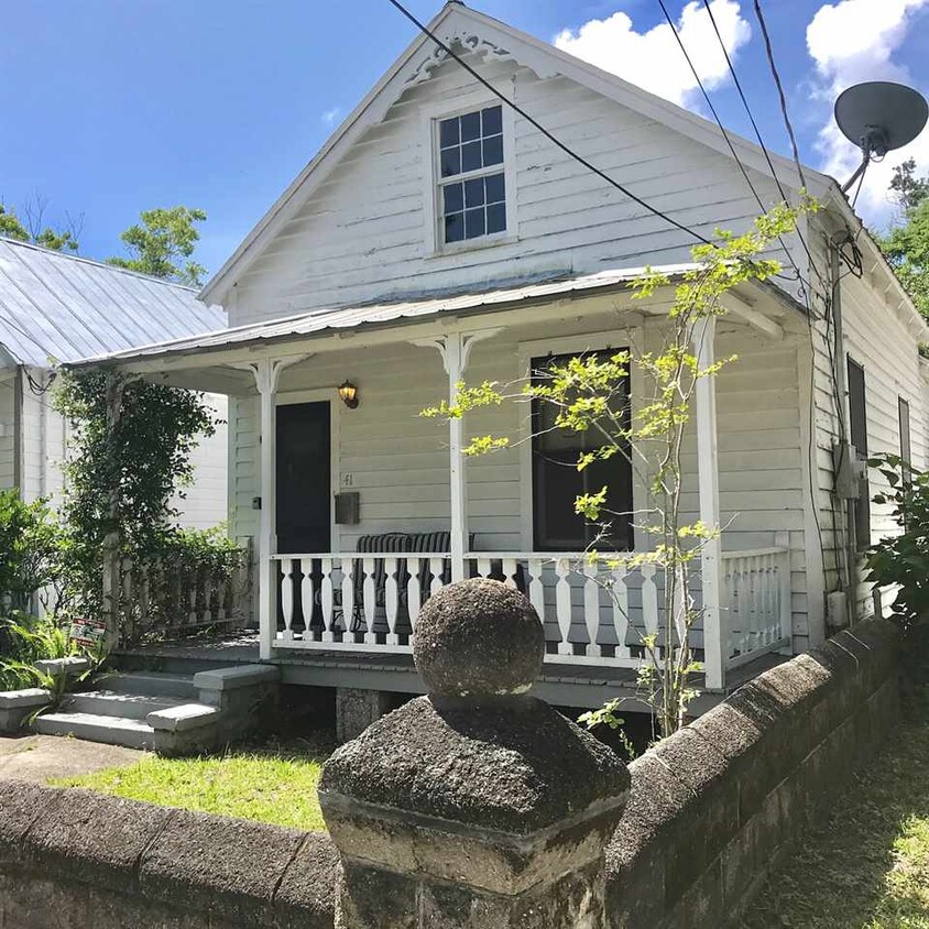 Primary Photo - 41 Grove Ave