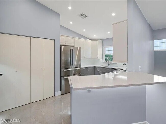 Foto del edificio - 220 39th Ave NW