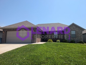 Building Photo - 660 N Montego St