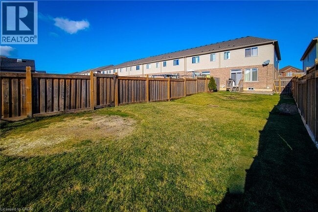 Building Photo - 33 Fairgrounds Dr