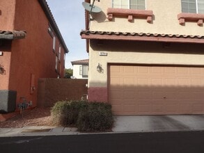 Building Photo - 10784 Avenzano St