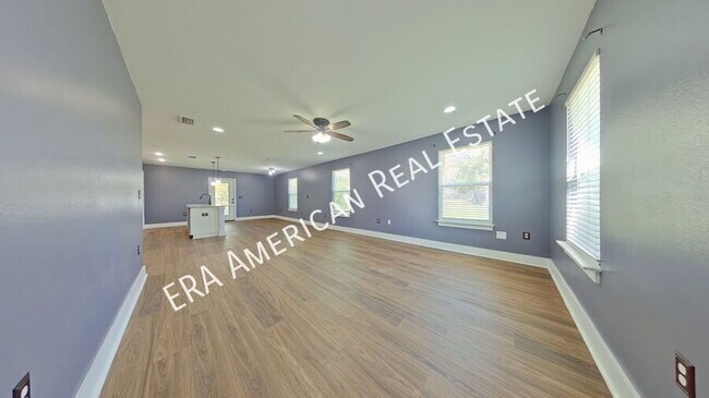 Building Photo - 816 W Walnut Ave