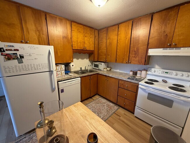 Foto del edificio - 2BR/2BA Apartments Near Downtown Blacksburg & Virginia Tech