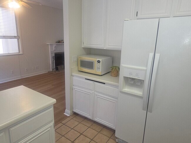 Foto del edificio - 13901 Olive View Ln
