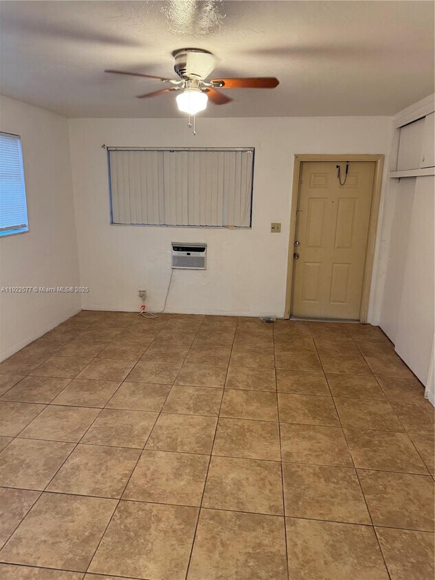 Foto principal - 1721 Plunkett St