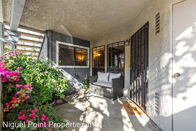 Building Photo - 24261 Avenida De Las Flores