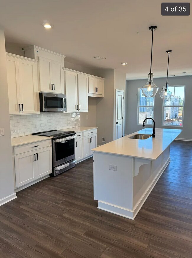 Foto del edificio - 813 Cameron Trl