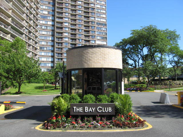 Foto del edificio - 2 Bay Club Dr