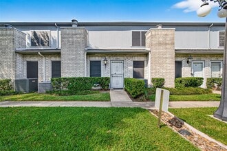Building Photo - 7395 Regency Square Ct