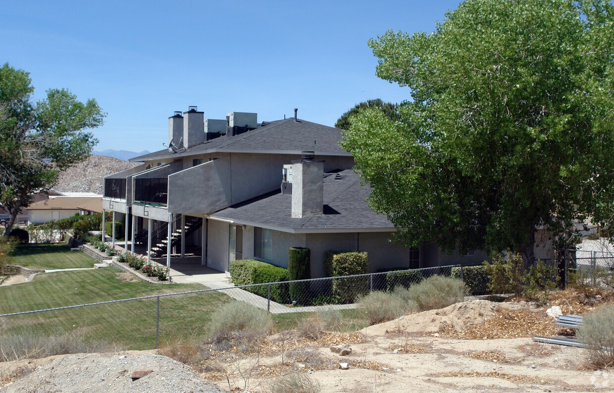 Foto del edificio - 16247 Viho Rd