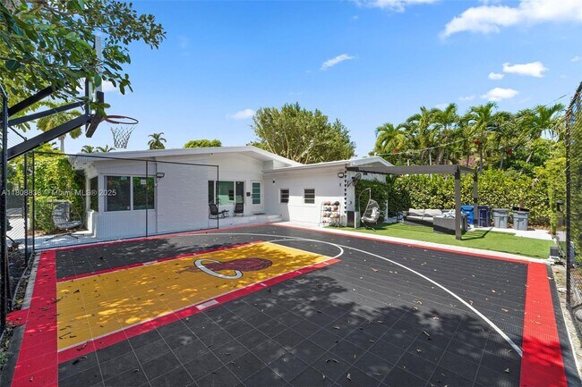 Foto del edificio - 3758 Prairie Ave
