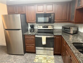 Building Photo - 5535 Rattlesnake Hammock Rd