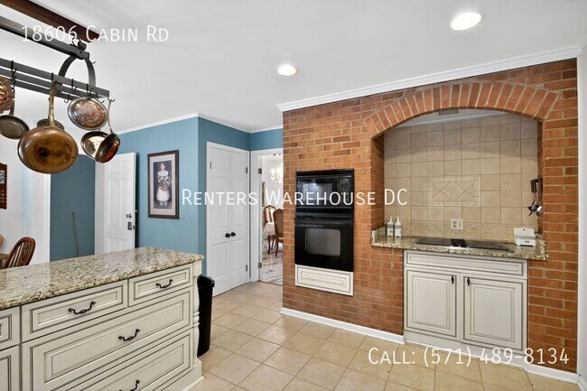 Foto del edificio - 18606 Cabin Rd