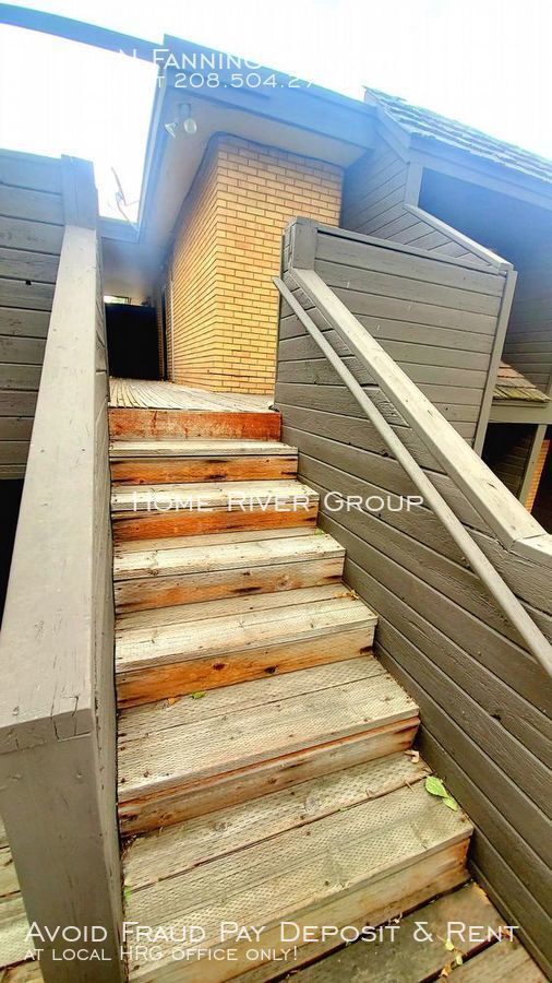 Foto del edificio - 220 N Fanning Ave