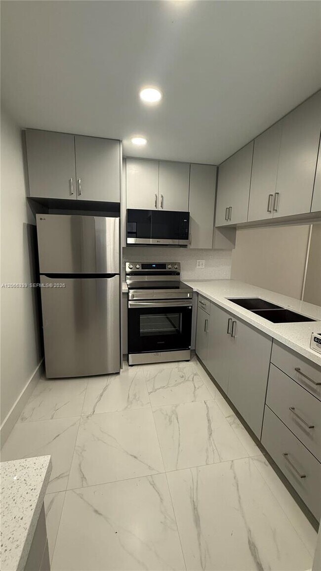 Foto del edificio - 2750 W 63rd Pl