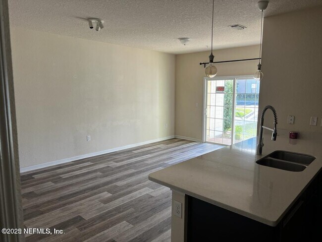 Building Photo - 4959 Key Lime Dr