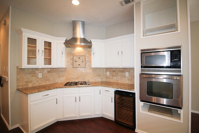 Foto del edificio - Beautiful home in Helotes. 3 Bedroom, 2 1/2 Bath Move In June 10th!