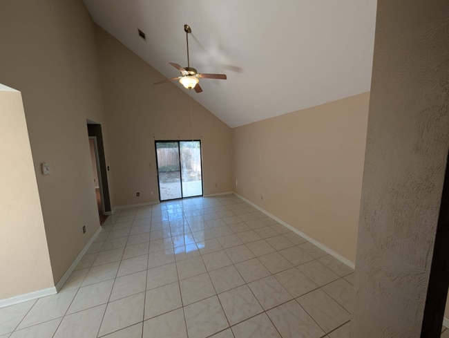 Building Photo - 1736 Augustine Pl