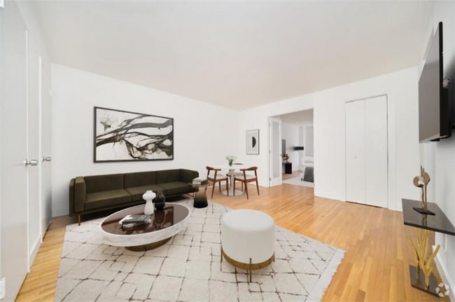 Building Photo - 344 E 63rd St