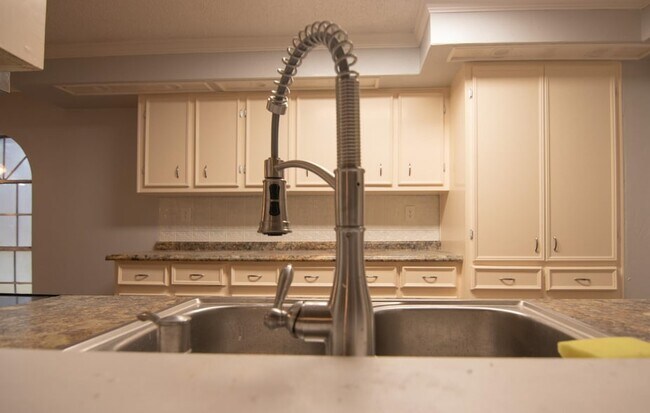 Foto del edificio - 3306 Timberlane Cir