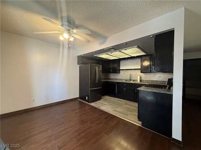 Foto del edificio - 6661 W Tropicana Ave
