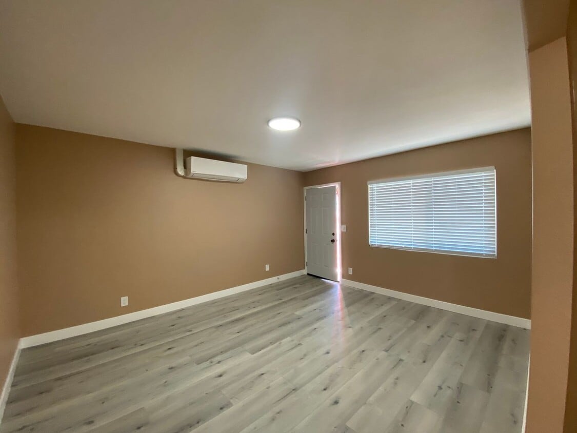 NEWLY RENOVATED 1 BEDROOM/1 BATH! - NEWLY RENOVATED 1 BEDROOM/1 BATH!