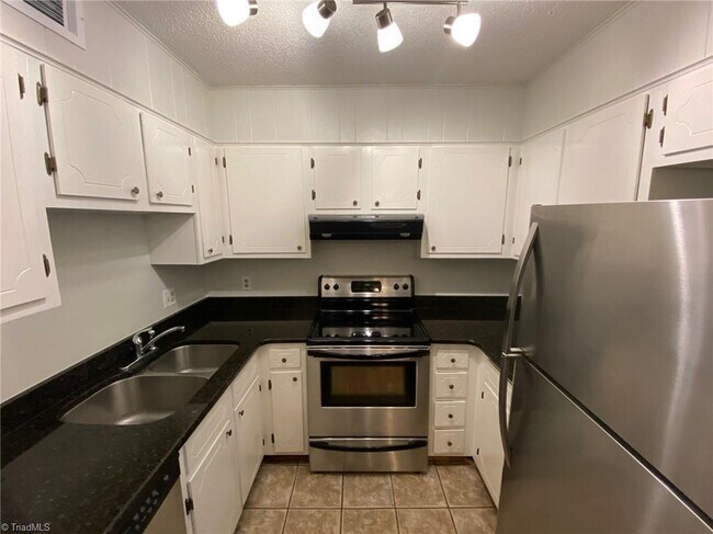 Foto del edificio - 4610 Lawndale Dr
