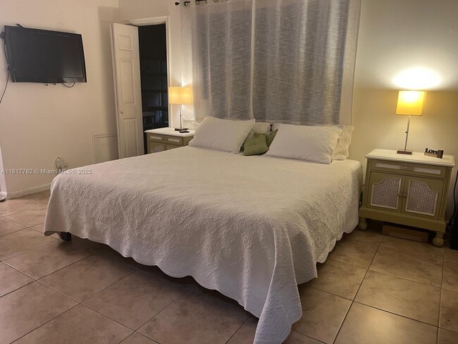 Foto del edificio - 557 High Point Dr