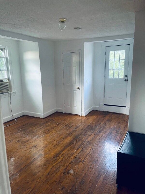 Foto del edificio - 3712 Parkside Dr