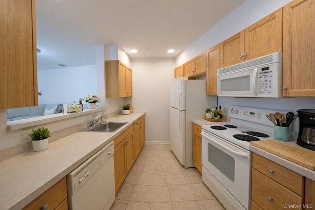 Building Photo - 100 Woodcrest Ln