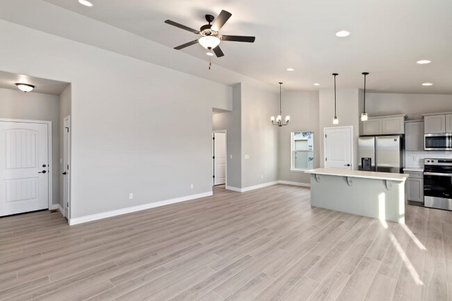 Foto del edificio - 1195 White Birch Ave