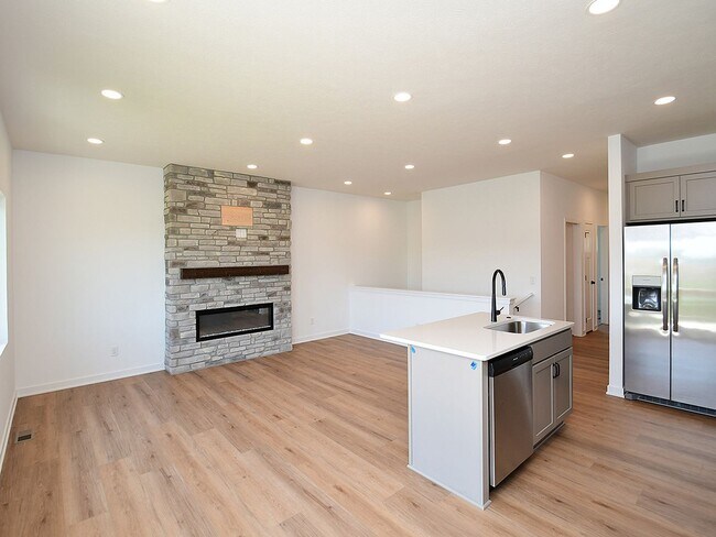 Foto del edificio - 14802-14804 Bruning Street