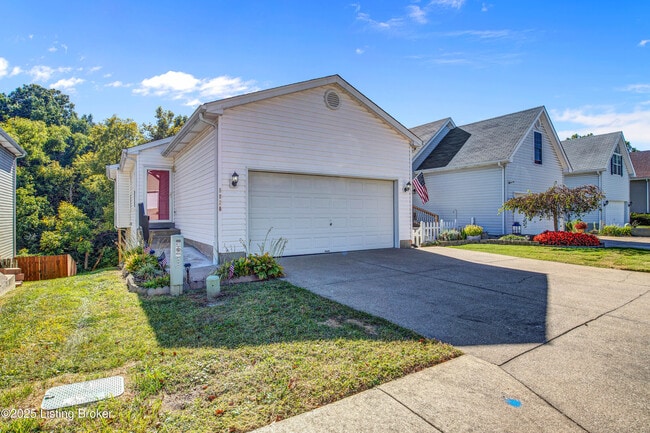 Building Photo - 5820 Lake Erie Dr
