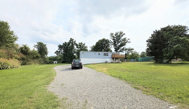 Photo - 770 River Rd (Pottstown, PA) House
