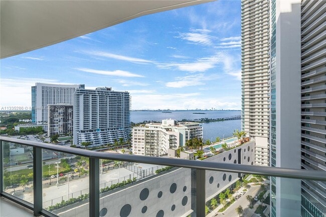 Foto del edificio - 501 NE 31st St