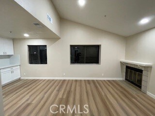 Foto del edificio - 371 S Sierra Madre Blvd