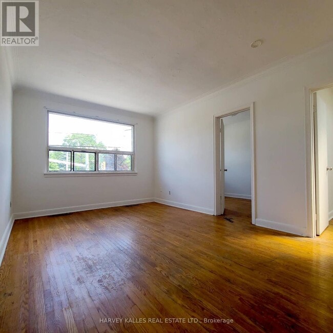 Building Photo - 3813-3813 Lake Shore Blvd W