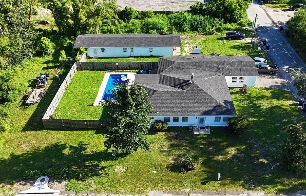 Foto principal - 3900 W 17th St