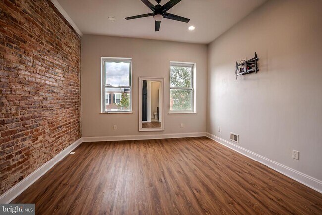 Foto del edificio - 3819 Hudson St